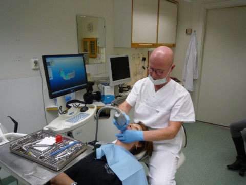 Intraoral skanning blir ganska vanligt ute på klinikerna inom fem år, tror Per Vult von Steyern, chef för avdelningen för materialvetenskap och teknologi vid Tandvårdshögskolan i Malmö.
