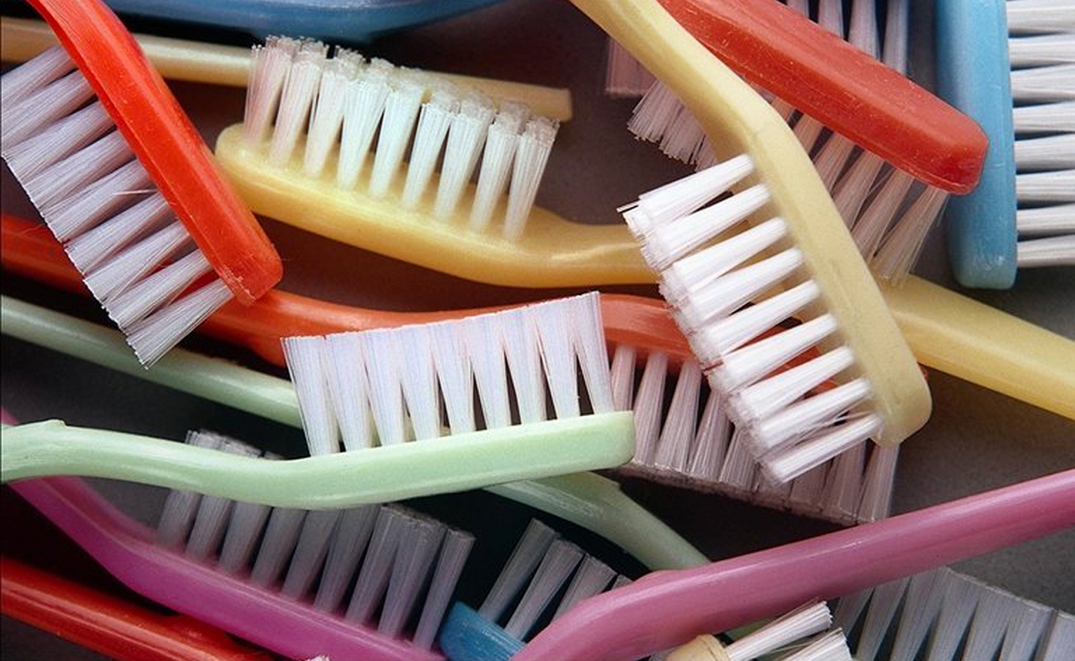 Typ av tandborste spelar ingen roll vid gingival retraktion